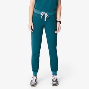 Scrub Joggers & Scrub Top
